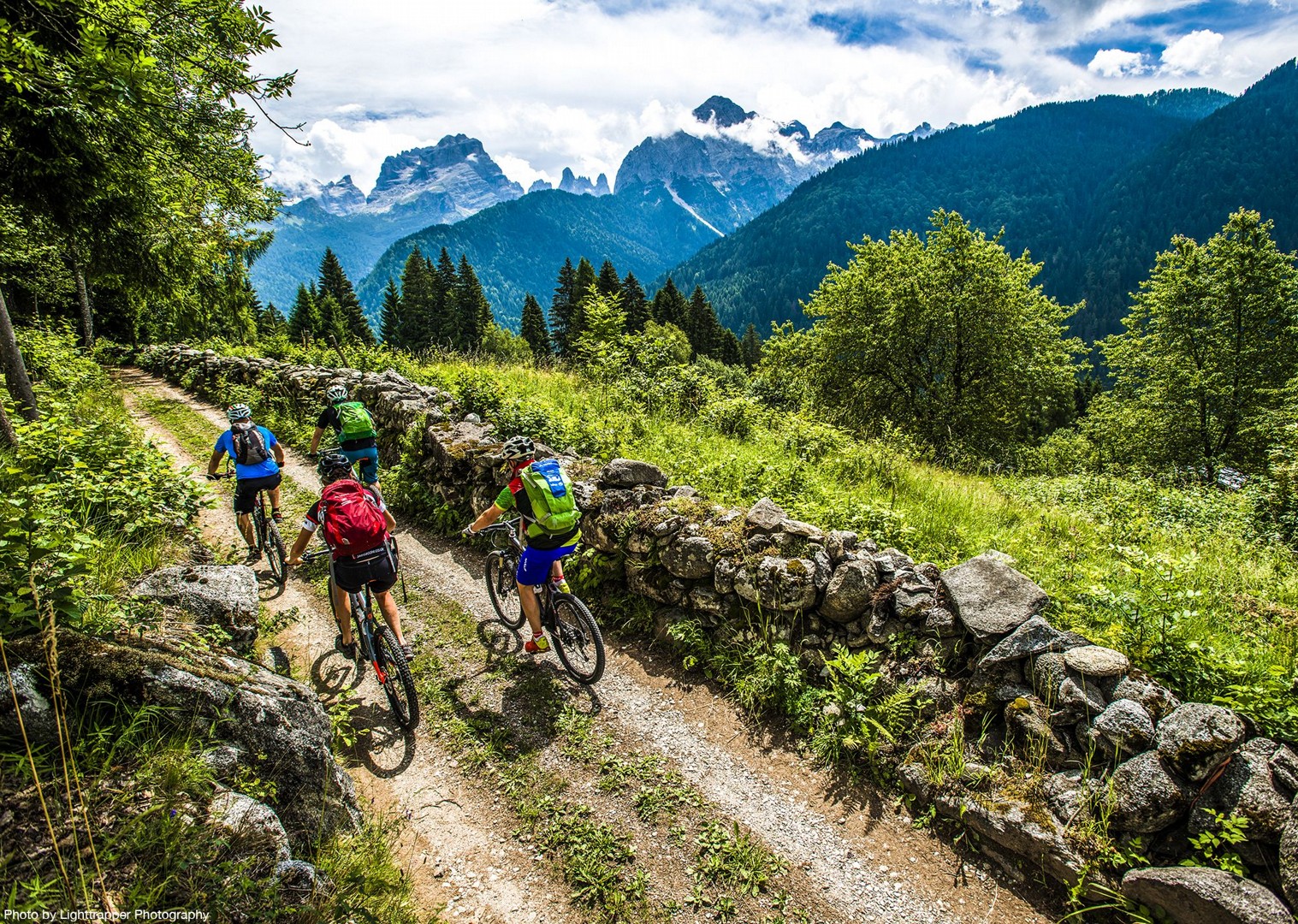 Going cycling. Путешествие на велосипеде. Велосипед для путешествий длительных. Рабочий стол велосипеды путешествия. Cycling Holiday.