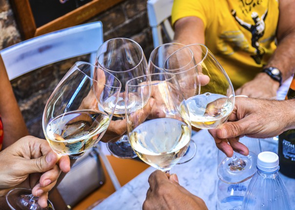 white-wine-traditional-italy-fine-food-cycling-tour.jpg